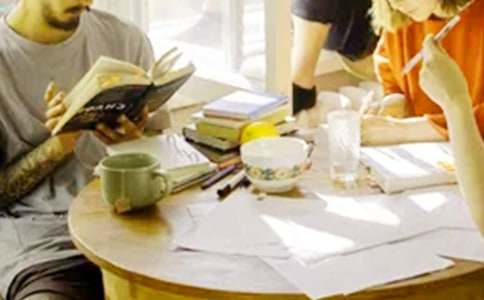 ��У��W(xu��)���ˌW(xu��)��Ո(q��ng)��(sh��)���ģ����x3ƪ��