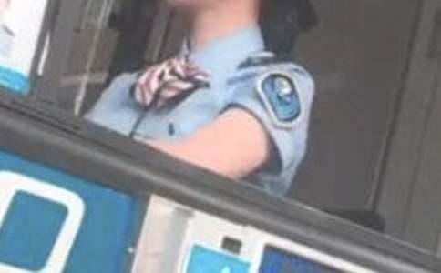 ���M�T�zӑ��