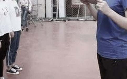 �����w���̎������